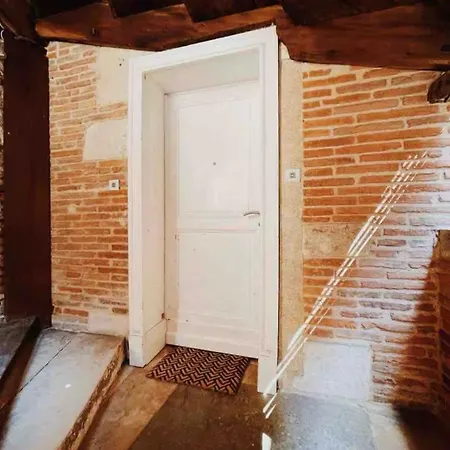 Le Repos De La Rue Des Changes