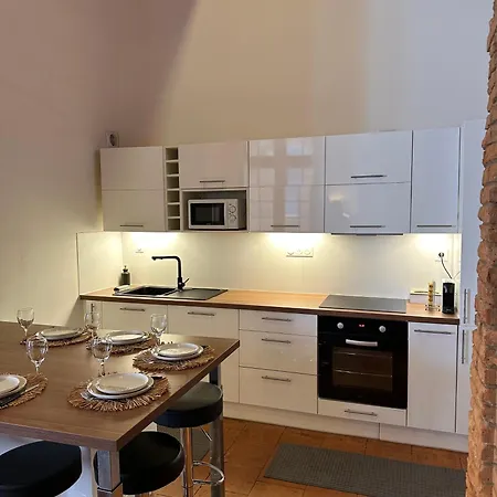 Le Repos De La Rue Des Changes