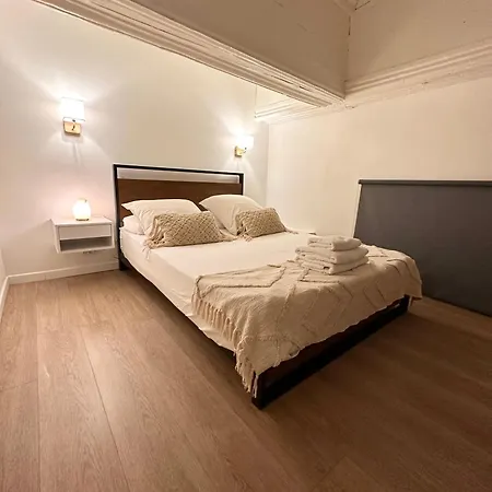 Le Repos De La Rue Des Changes