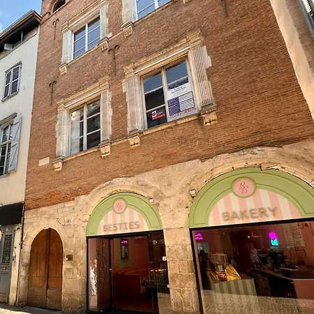 Le Repos De La Rue Des Changes *