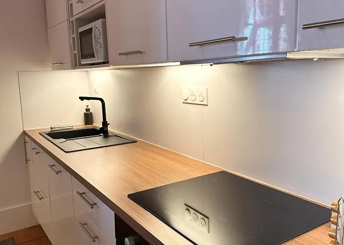 Le Repos De La Rue Des Changes *