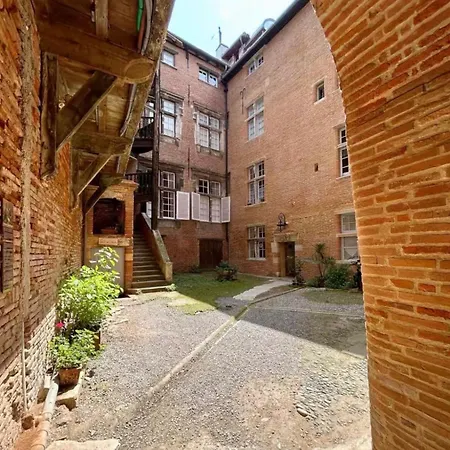 Le Repos De La Rue Des Changes *