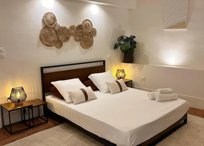 Le Repos De La Rue Des Changes